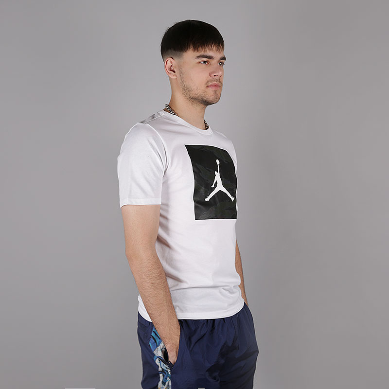 мужская белая футболка Nike Iconic 23/7 Training T-Shirt AR7425-100 - цена, описание, фото 1